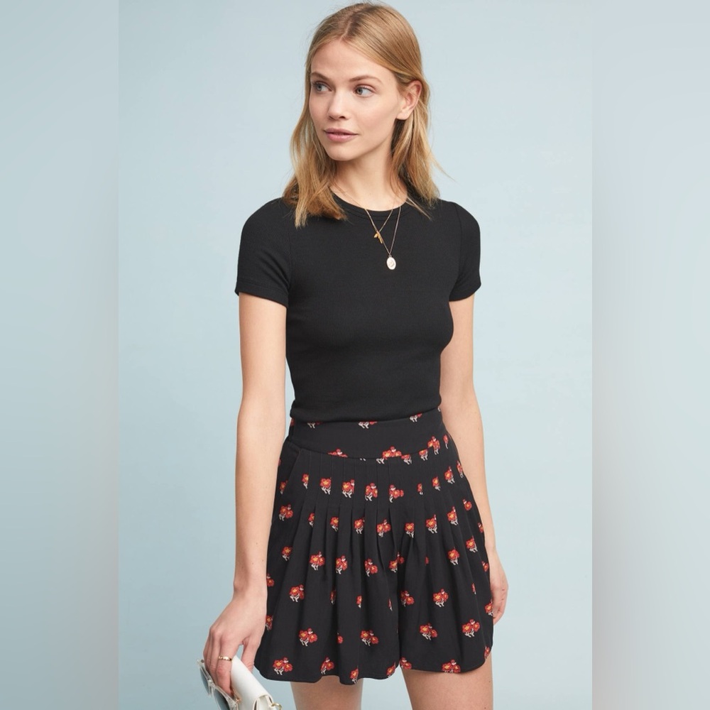 Maeve Anthropologie Pleated Front Shorts Floral Motif Flowy Women's Small